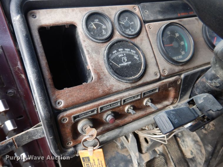 image for item DL5893 1989 Freightliner FLD120  crane truck