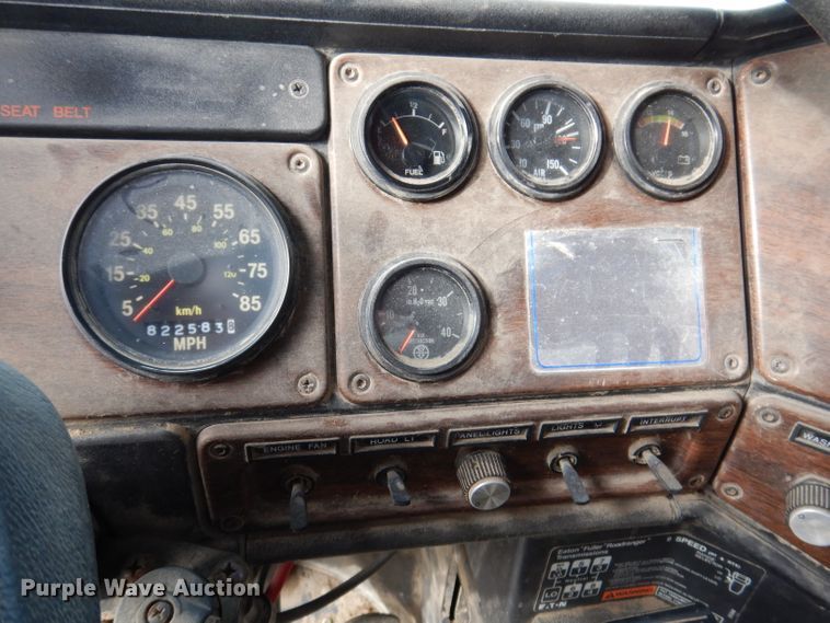 image for item DL5893 1989 Freightliner FLD120  crane truck