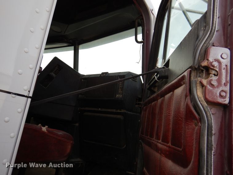 image for item DL5893 1989 Freightliner FLD120  crane truck