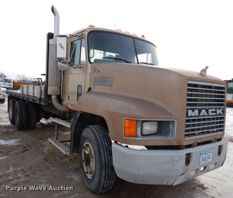 image for item DL5894 1991 Mack CH613  flatbed truck