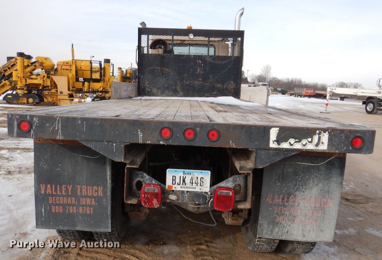 image for item DL5894 1991 Mack CH613  flatbed truck