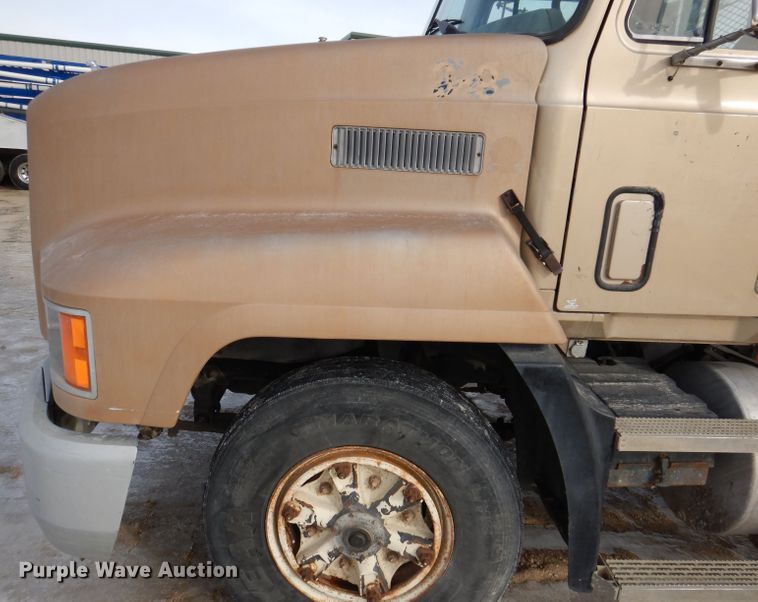 image for item DL5894 1991 Mack CH613  flatbed truck