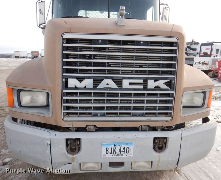 image for item DL5894 1991 Mack CH613  flatbed truck