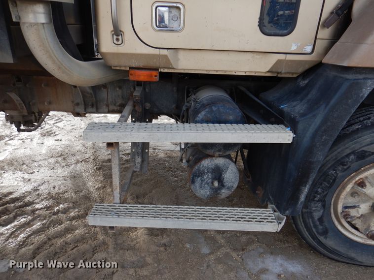 image for item DL5894 1991 Mack CH613  flatbed truck