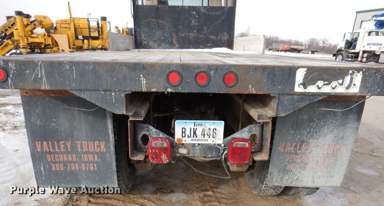 image for item DL5894 1991 Mack CH613  flatbed truck