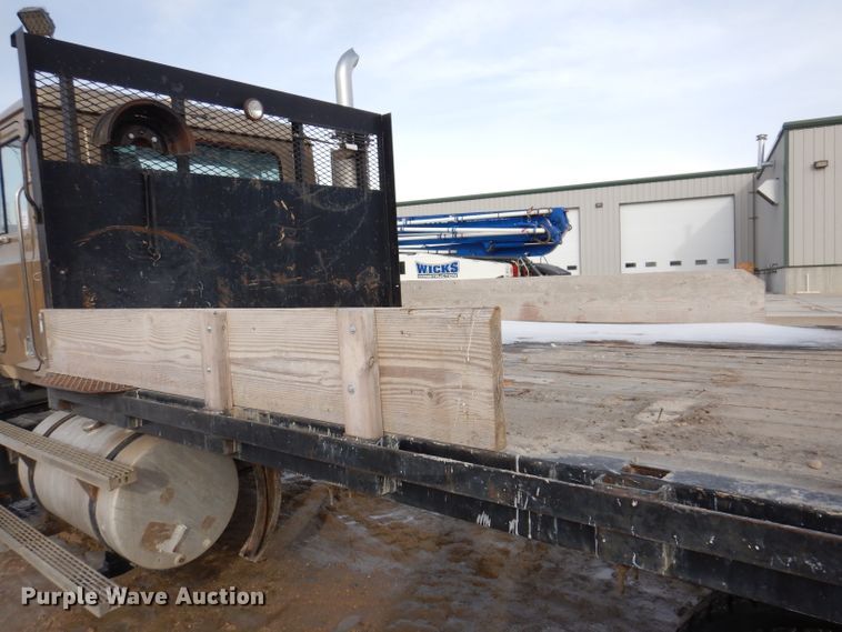 image for item DL5894 1991 Mack CH613  flatbed truck