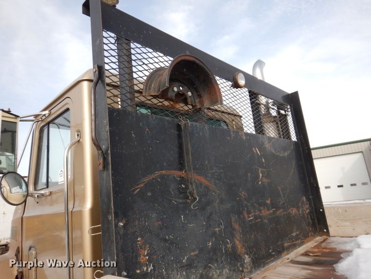 image for item DL5894 1991 Mack CH613  flatbed truck