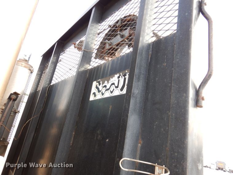 image for item DL5894 1991 Mack CH613  flatbed truck