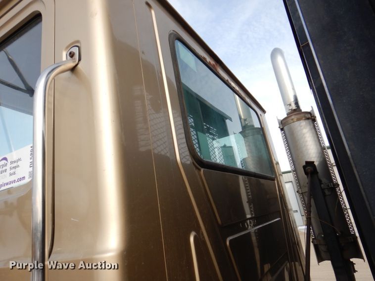 image for item DL5894 1991 Mack CH613  flatbed truck