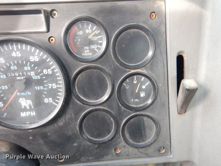 image for item DL5894 1991 Mack CH613  flatbed truck