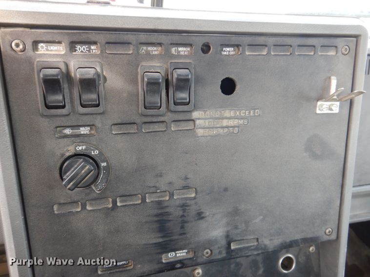 image for item DL5894 1991 Mack CH613  flatbed truck