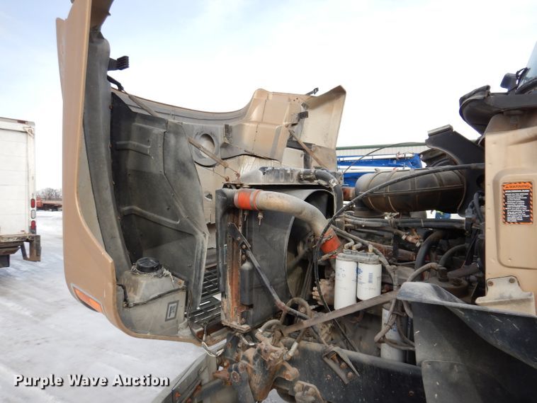 image for item DL5894 1991 Mack CH613  flatbed truck