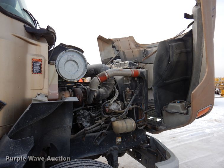 image for item DL5894 1991 Mack CH613  flatbed truck