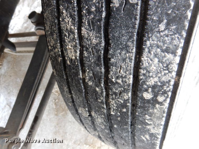 image for item DL5894 1991 Mack CH613  flatbed truck