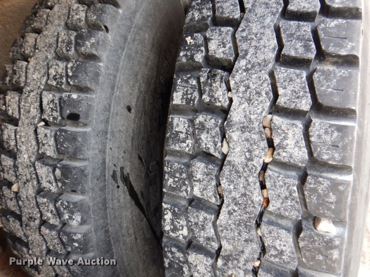 image for item DL5894 1991 Mack CH613  flatbed truck