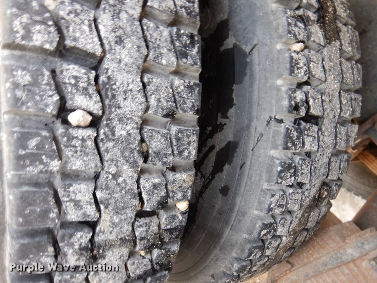 image for item DL5894 1991 Mack CH613  flatbed truck