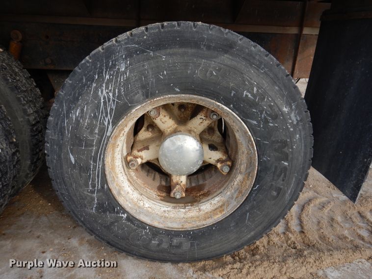 image for item DL5894 1991 Mack CH613  flatbed truck