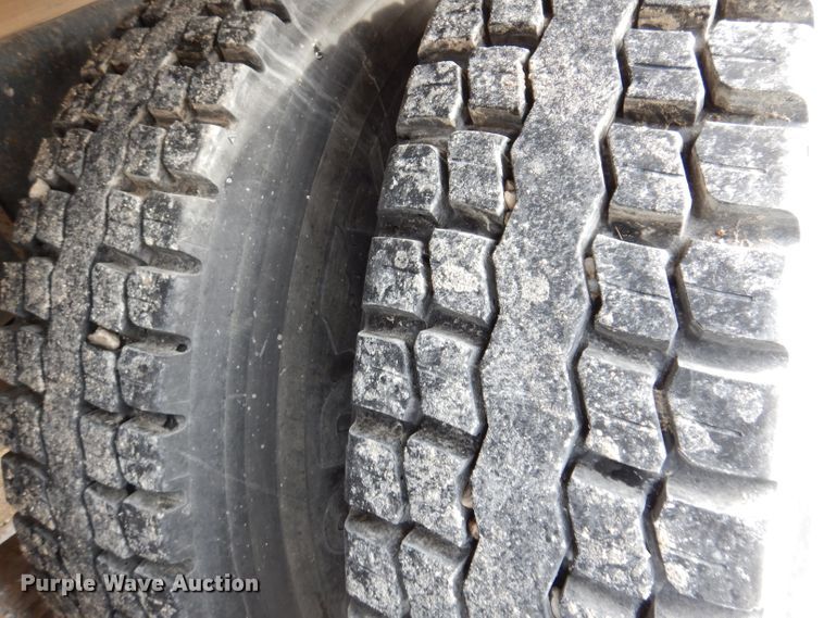 image for item DL5894 1991 Mack CH613  flatbed truck