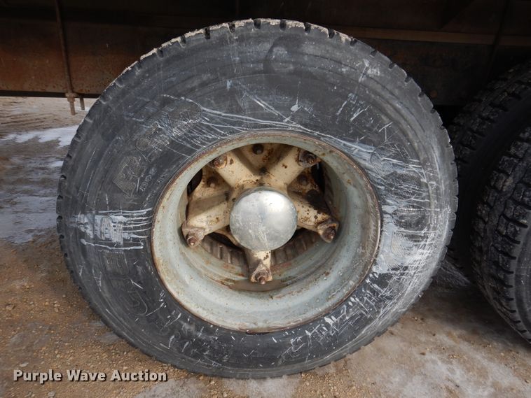 image for item DL5894 1991 Mack CH613  flatbed truck