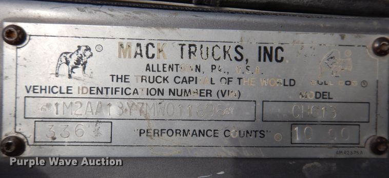 image for item DL5894 1991 Mack CH613  flatbed truck