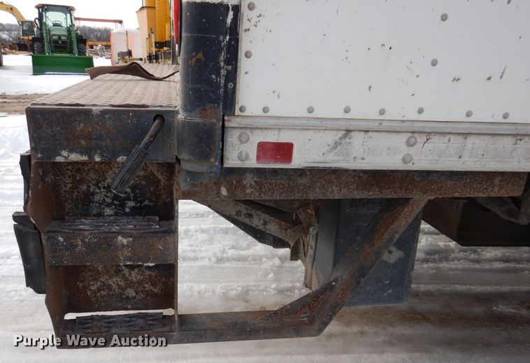 image for item DL5895 2006 Isuzu NPRHD  box truck