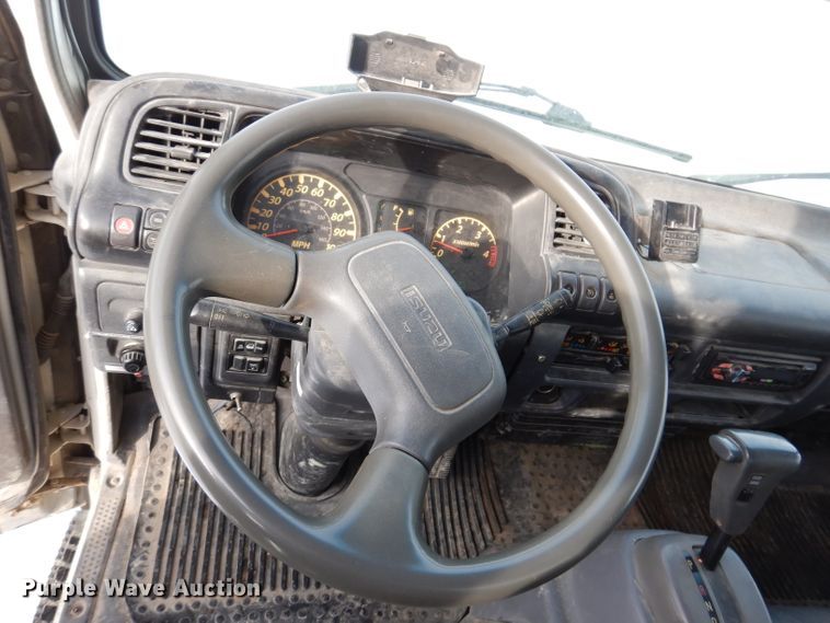 image for item DL5895 2006 Isuzu NPRHD  box truck