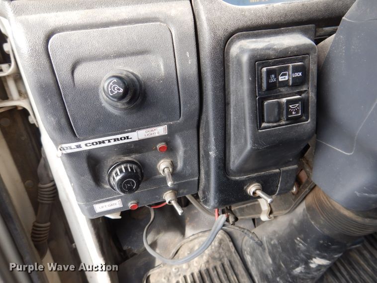 image for item DL5895 2006 Isuzu NPRHD  box truck