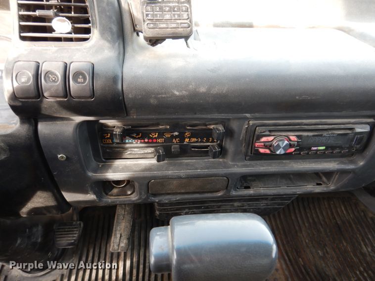 image for item DL5895 2006 Isuzu NPRHD  box truck