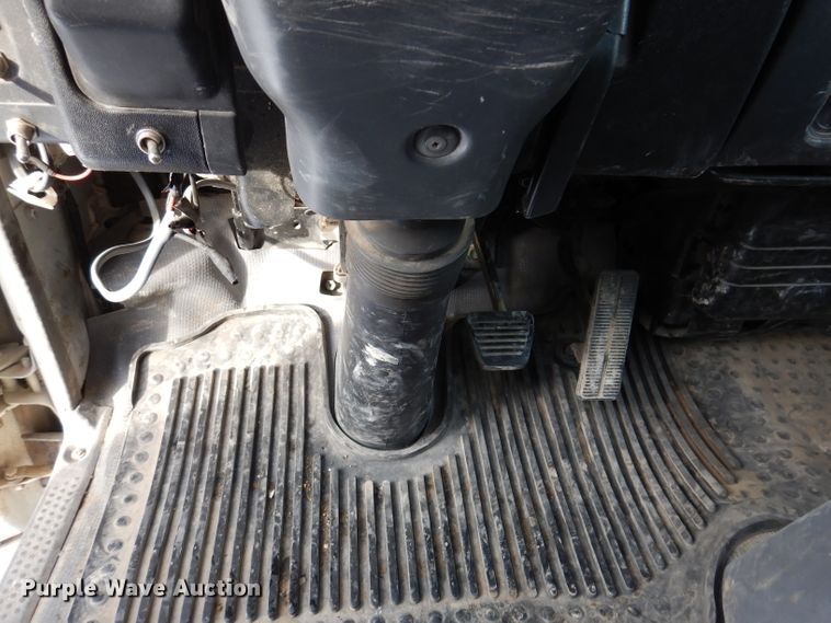 image for item DL5895 2006 Isuzu NPRHD  box truck