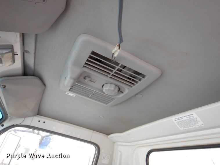 image for item DL5895 2006 Isuzu NPRHD  box truck