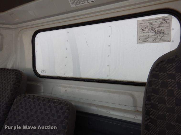 image for item DL5895 2006 Isuzu NPRHD  box truck