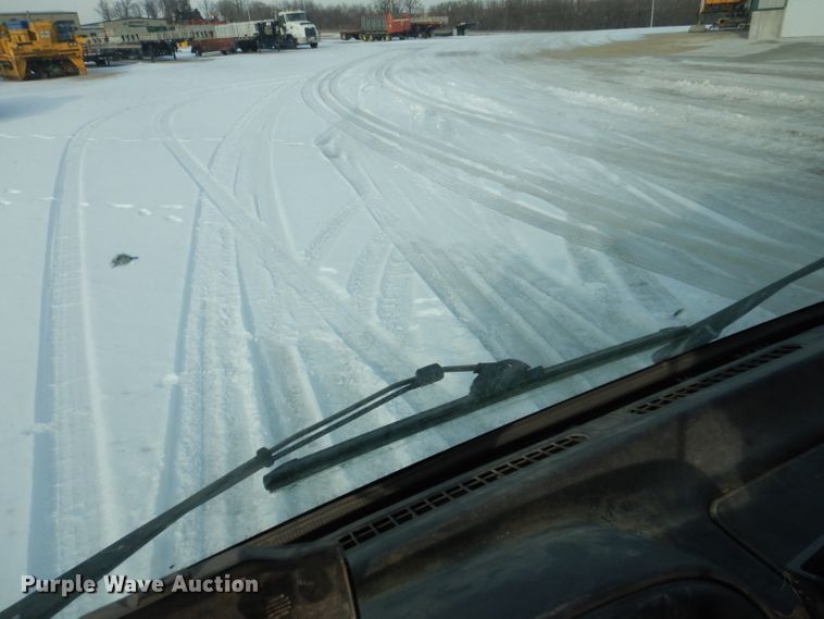 image for item DL5895 2006 Isuzu NPRHD  box truck