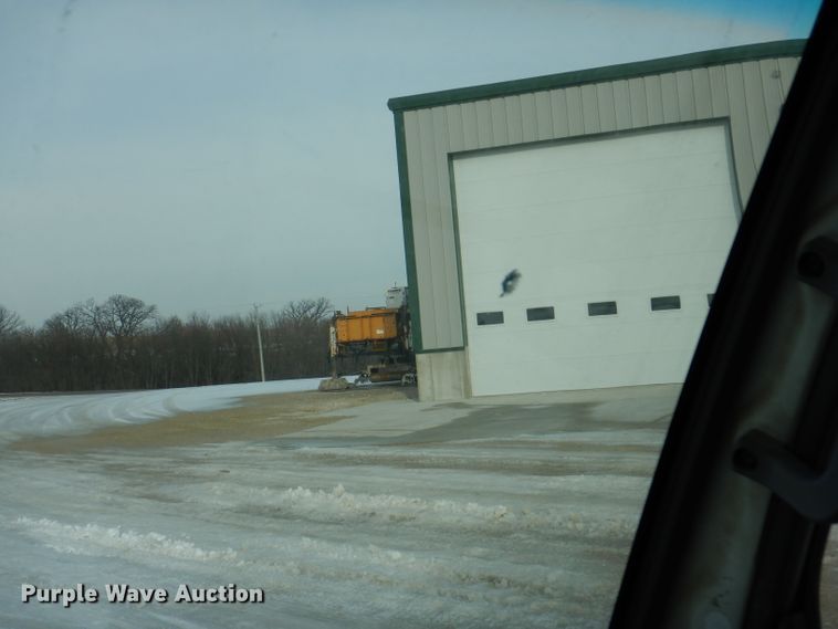 image for item DL5895 2006 Isuzu NPRHD  box truck