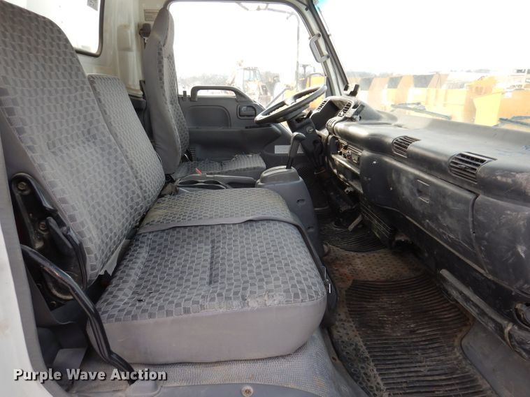 image for item DL5895 2006 Isuzu NPRHD  box truck