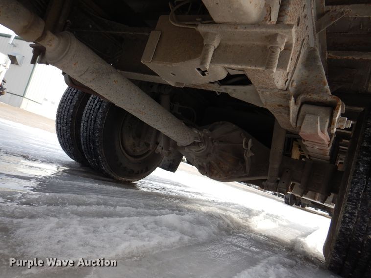 image for item DL5895 2006 Isuzu NPRHD  box truck