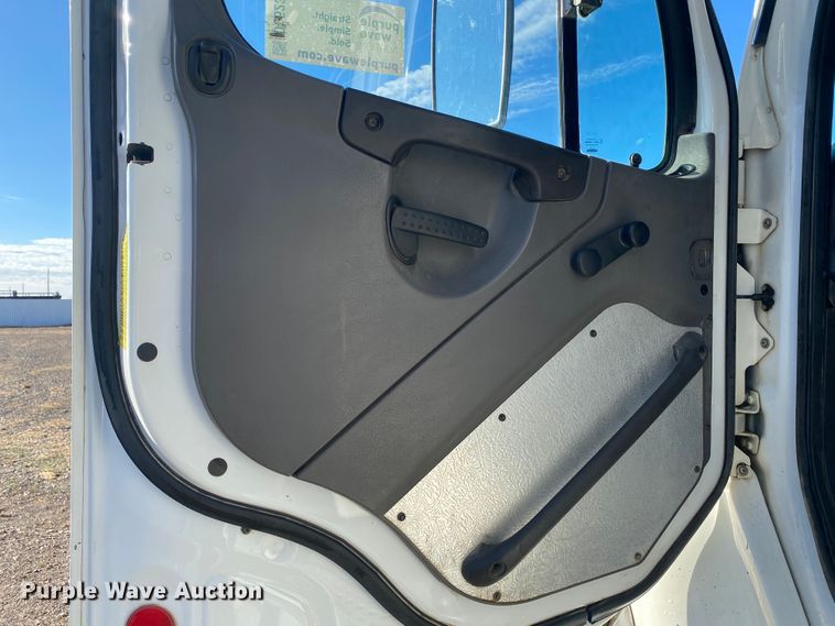 image for item DL6230 2007 Freightliner Business Class M2 106  dump truck