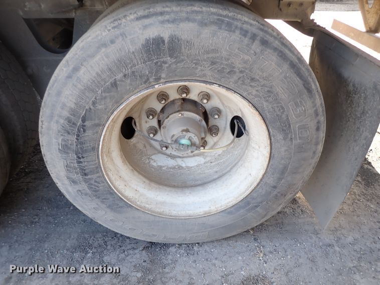 image for item DN2438 2003 Strick  dry van trailer