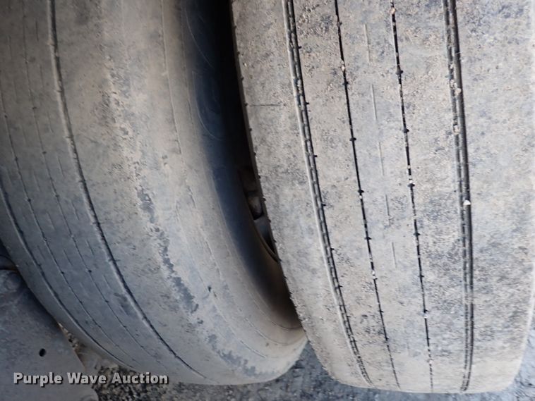 image for item DN2438 2003 Strick  dry van trailer