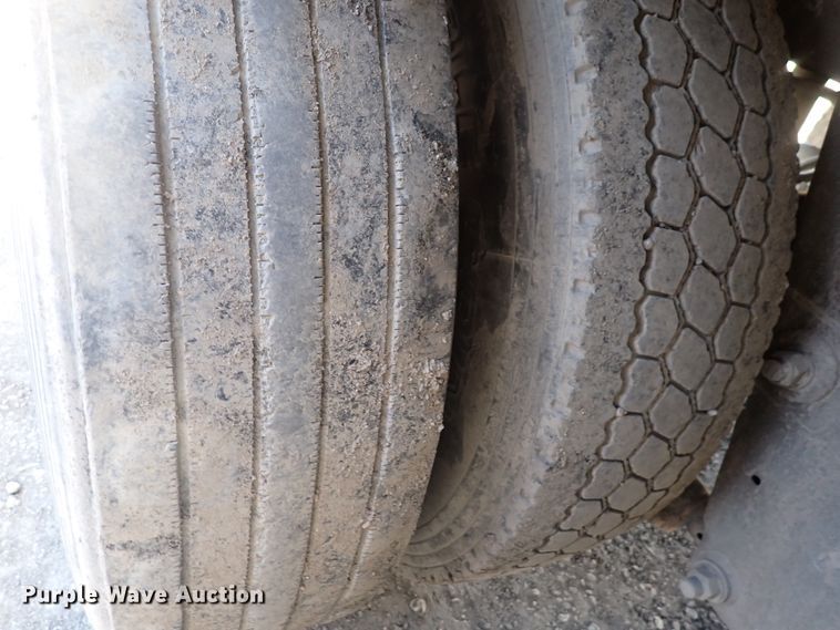 image for item DN2438 2003 Strick  dry van trailer