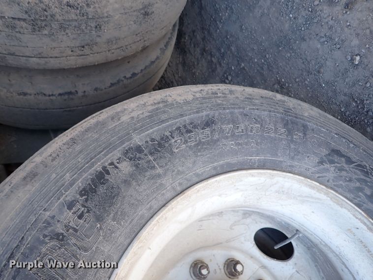 image for item DN2438 2003 Strick  dry van trailer