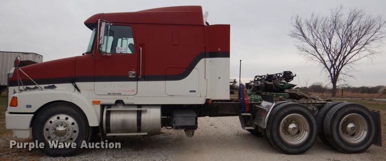 image for item DN2549 1990 WhiteGMC Aero WIA  semi truck