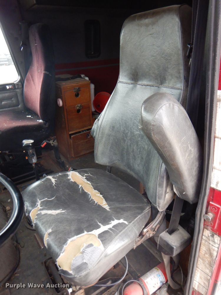 image for item DN2549 1990 WhiteGMC Aero WIA  semi truck