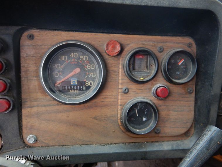 image for item DN2549 1990 WhiteGMC Aero WIA  semi truck