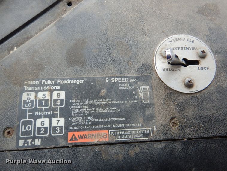 image for item DN2549 1990 WhiteGMC Aero WIA  semi truck