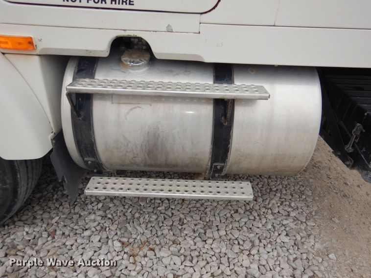 image for item DN2549 1990 WhiteGMC Aero WIA  semi truck