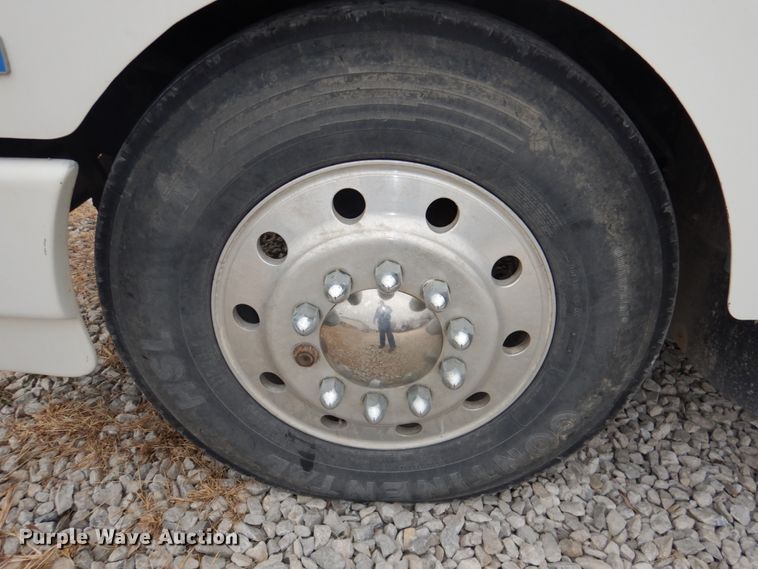 image for item DN2549 1990 WhiteGMC Aero WIA  semi truck