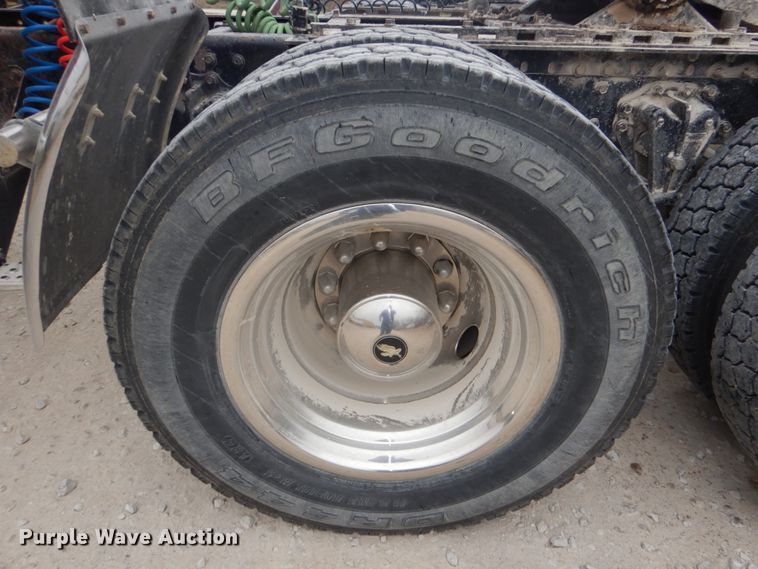 image for item DN2549 1990 WhiteGMC Aero WIA  semi truck