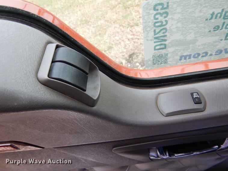 image for item DN2635 2013 Kenworth T800  semi truck