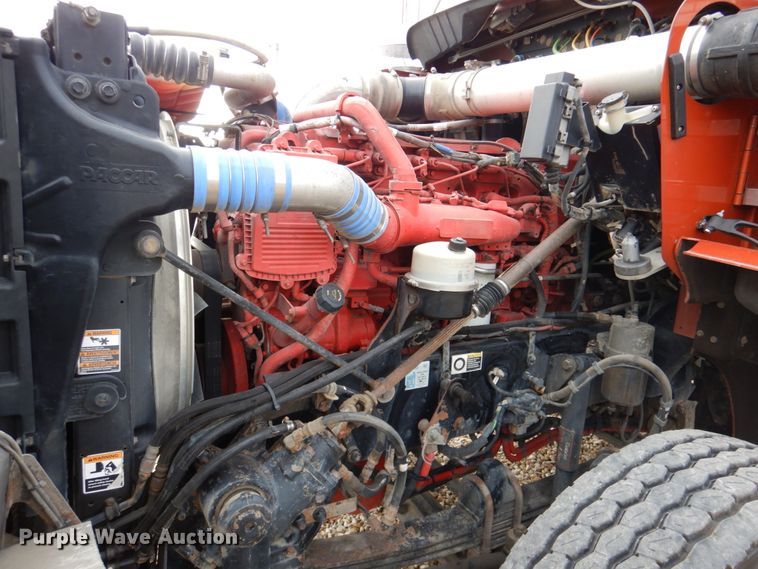 image for item DN2635 2013 Kenworth T800  semi truck