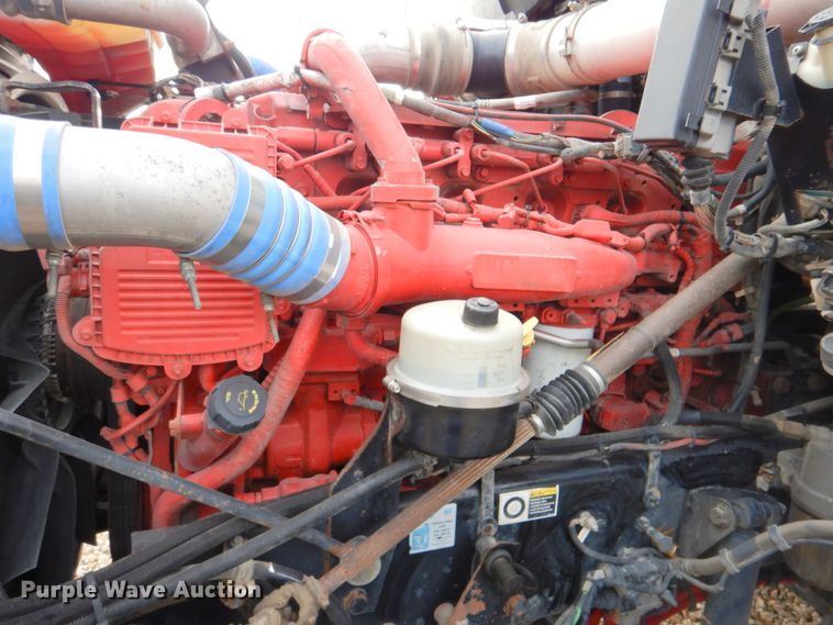 image for item DN2635 2013 Kenworth T800  semi truck